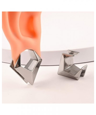 2PCS Ear Gauges Cool Rhombus Saddle Ear Plugs Body Piercing Tunnels 316 Stainless Steel Hypoallergenic Earrings Plugs for Ear...